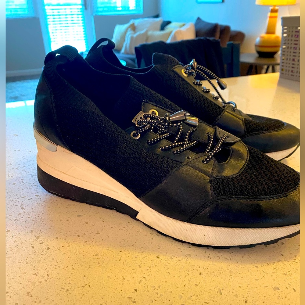 Steve Madden platform sneakers size 8